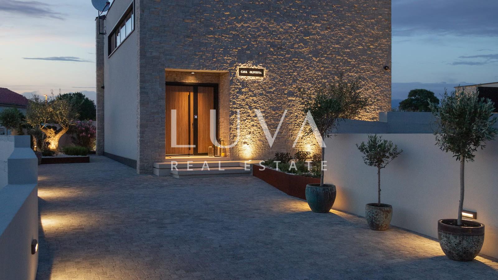 Zadar, Visočane, modern house with pool and wellness area