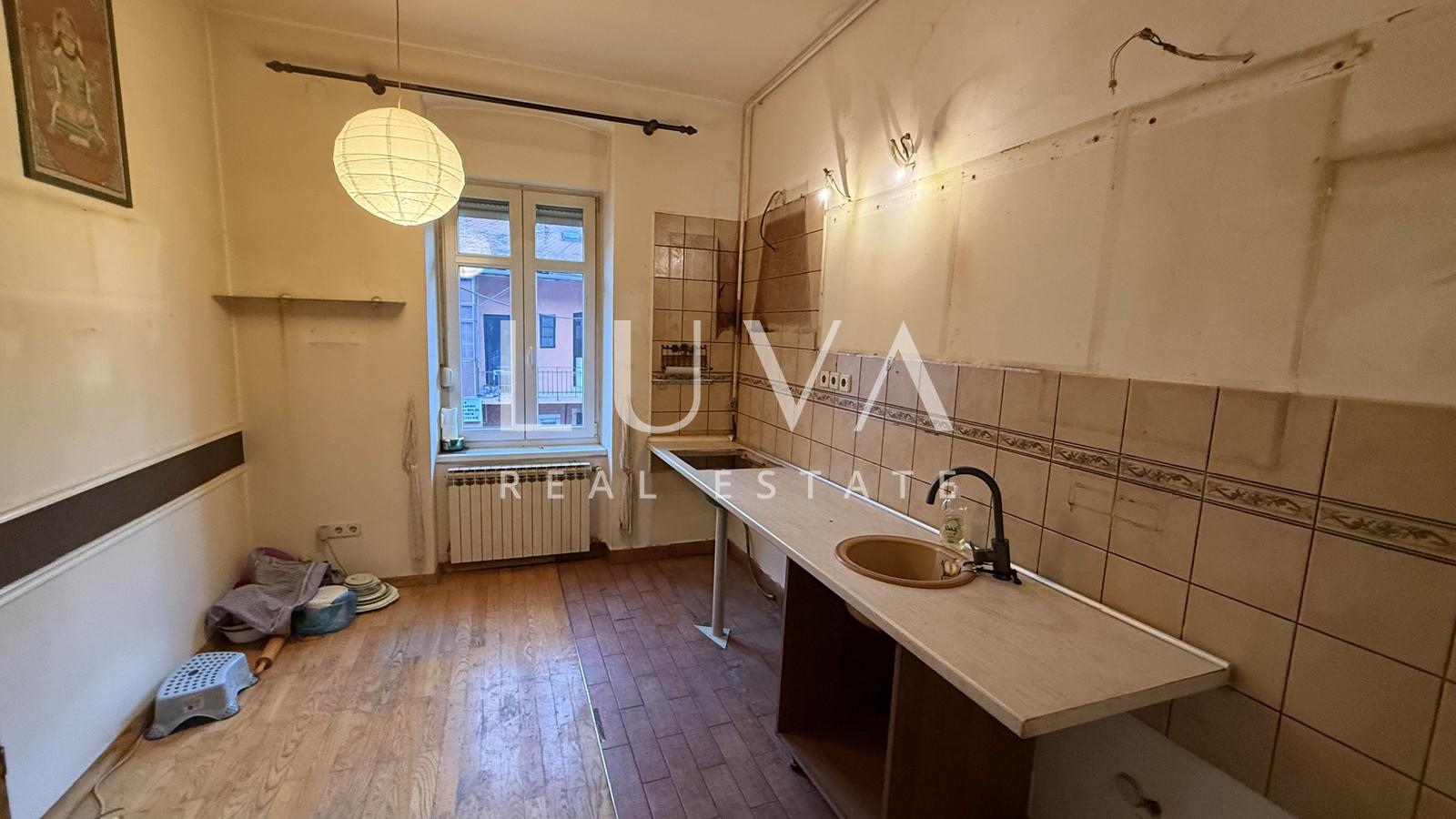 Zagreb, Kvaternikov trg, četverosoban stan za renovaciju, 114 m2