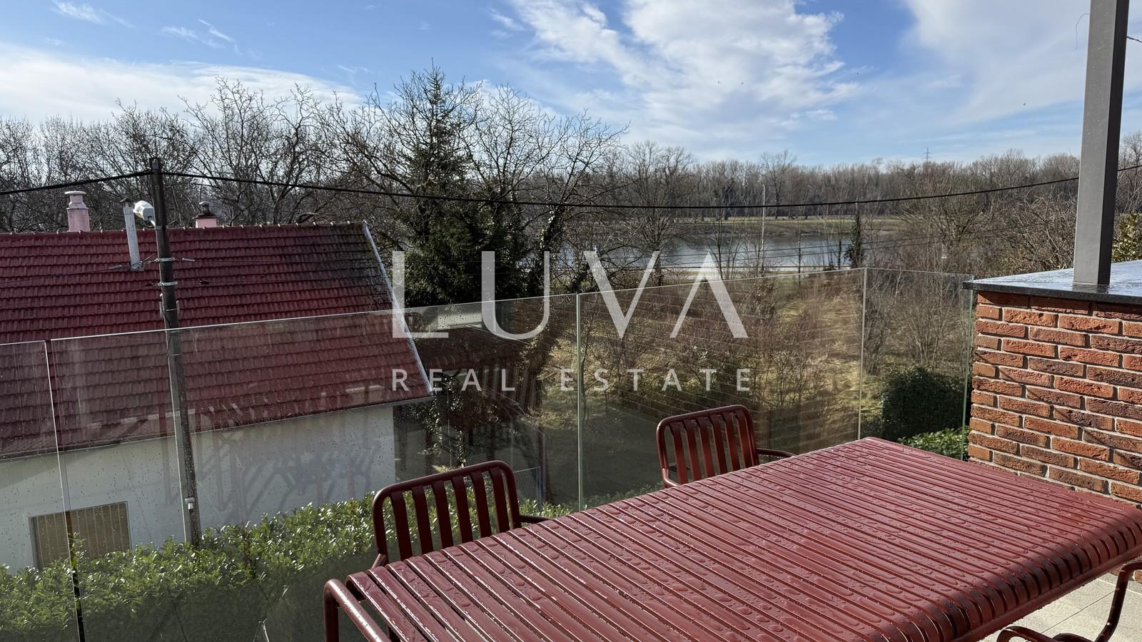 Zagreb, Jarun, four-room apartment with lake view, 100 m²