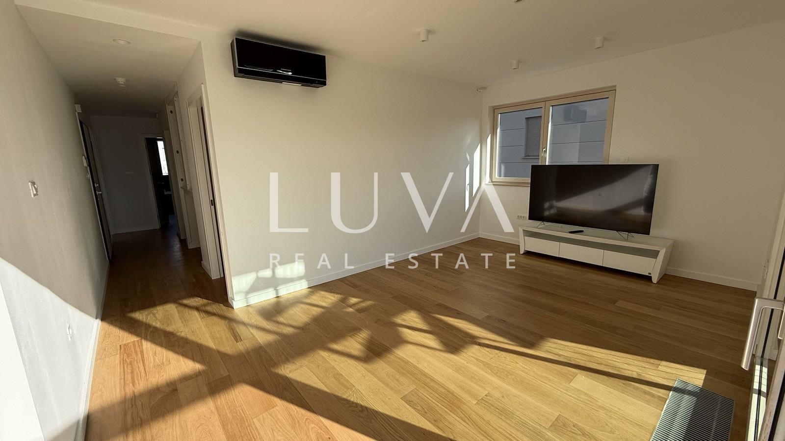 Zagreb, Jarun, four-room apartment with lake view, 100 m²