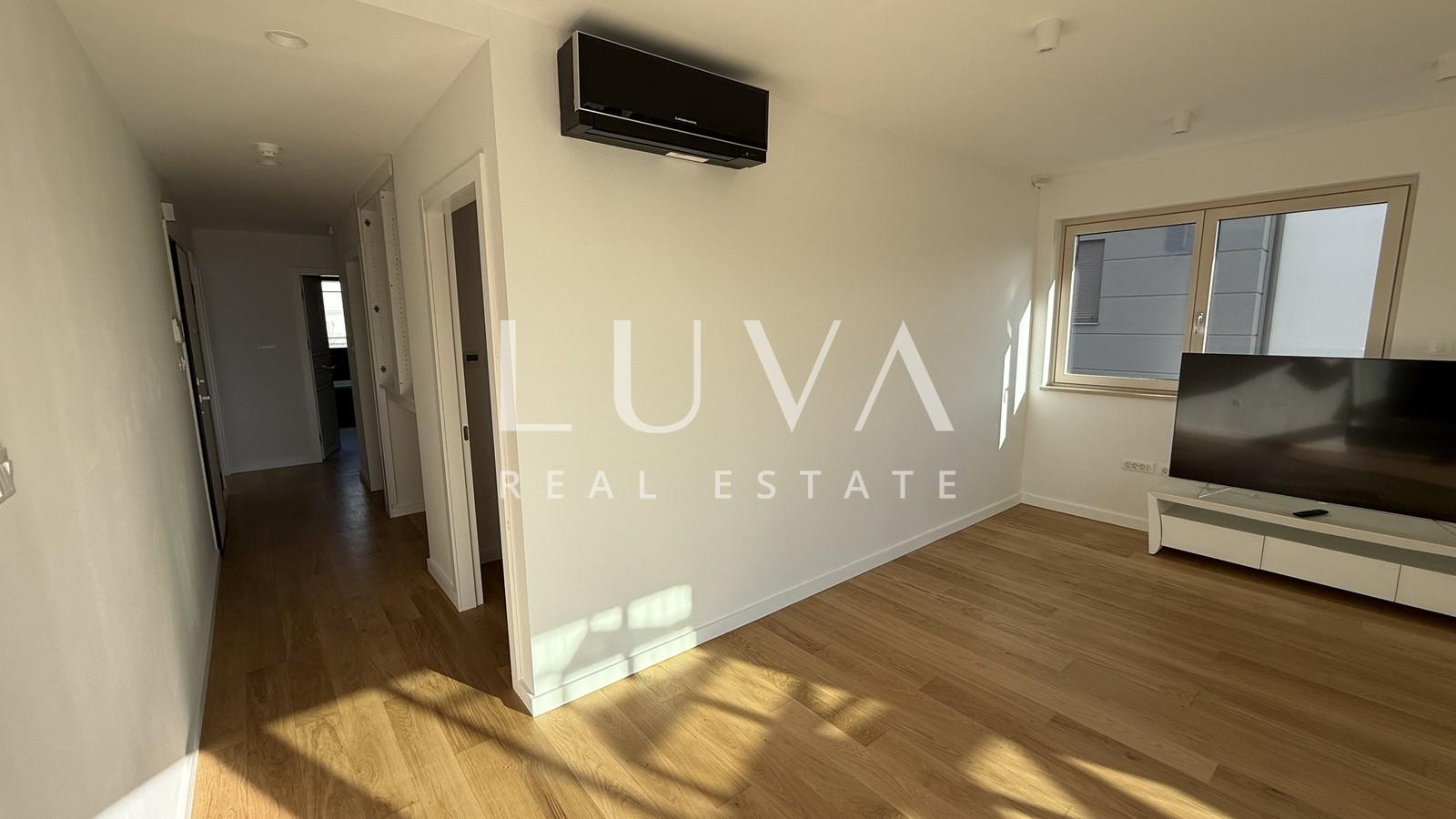 Zagreb, Jarun, four-room apartment with lake view, 100 m²