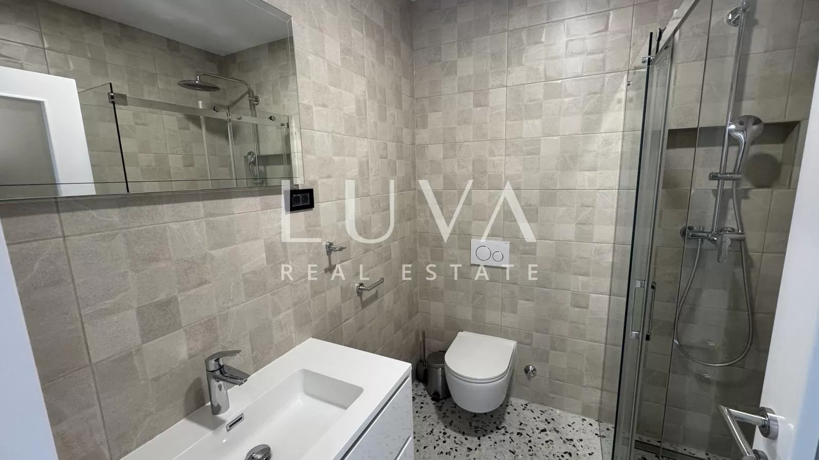 Lovran, modern apartment with pool and sea view for rent, 90 m2
