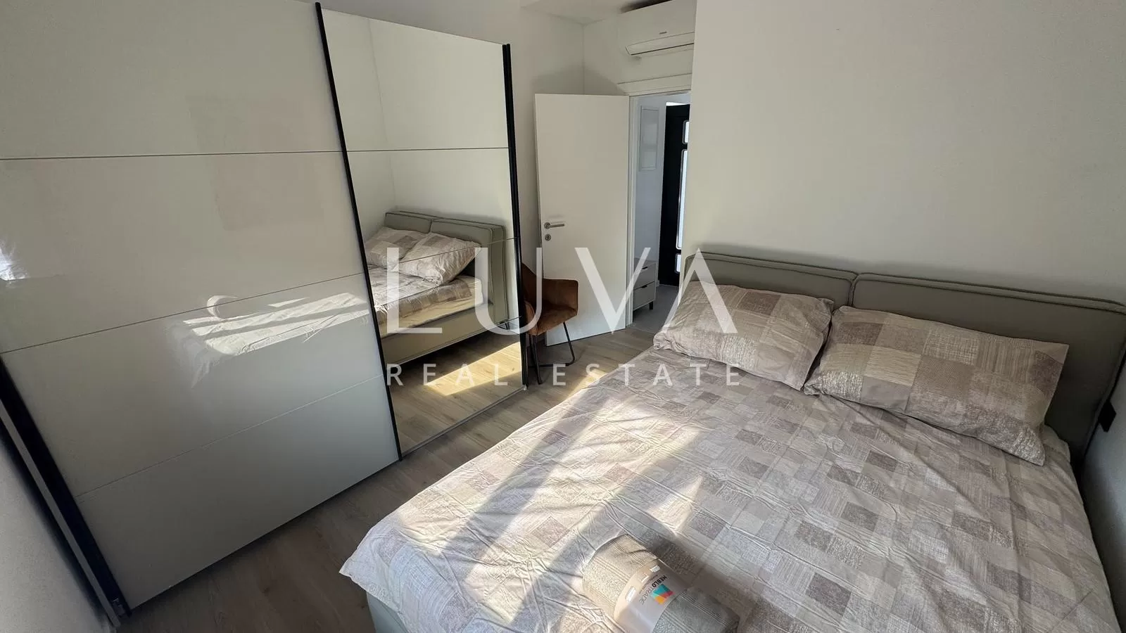 Lovran, modern apartment with pool and sea view for rent, 90 m2