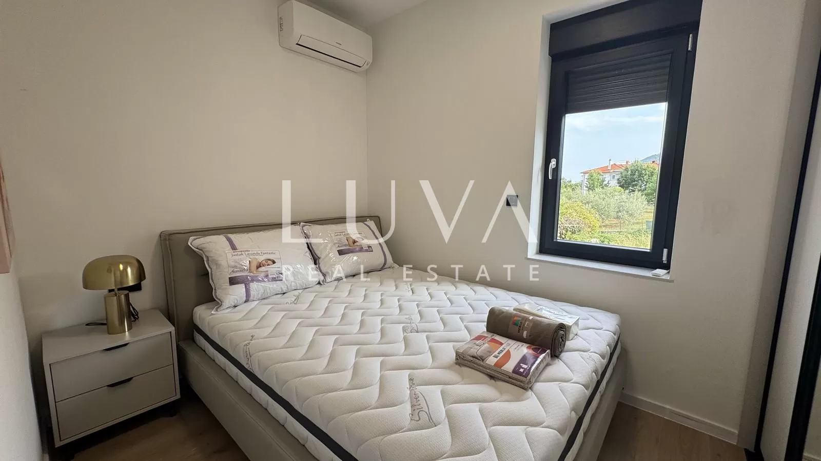 Lovran, moderne Wohnung mit Pool und Meerblick zu vermieten, 60 m2