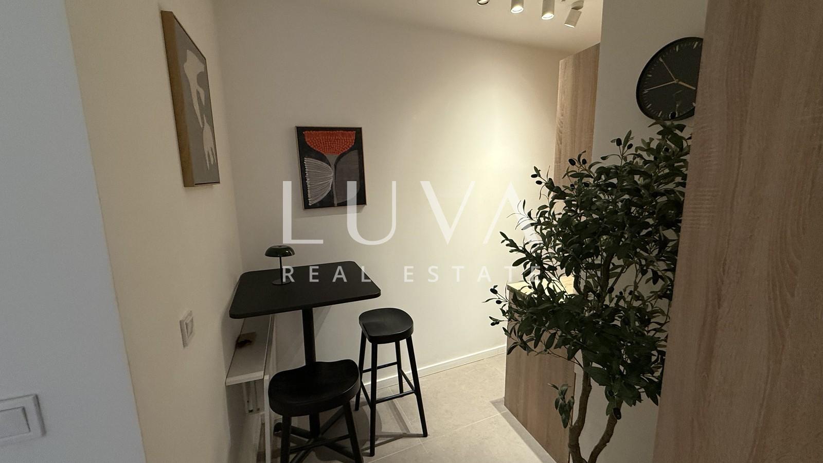 Zagreb, Zrinjevac, modern studio apartment on the ground floor, 25 m²