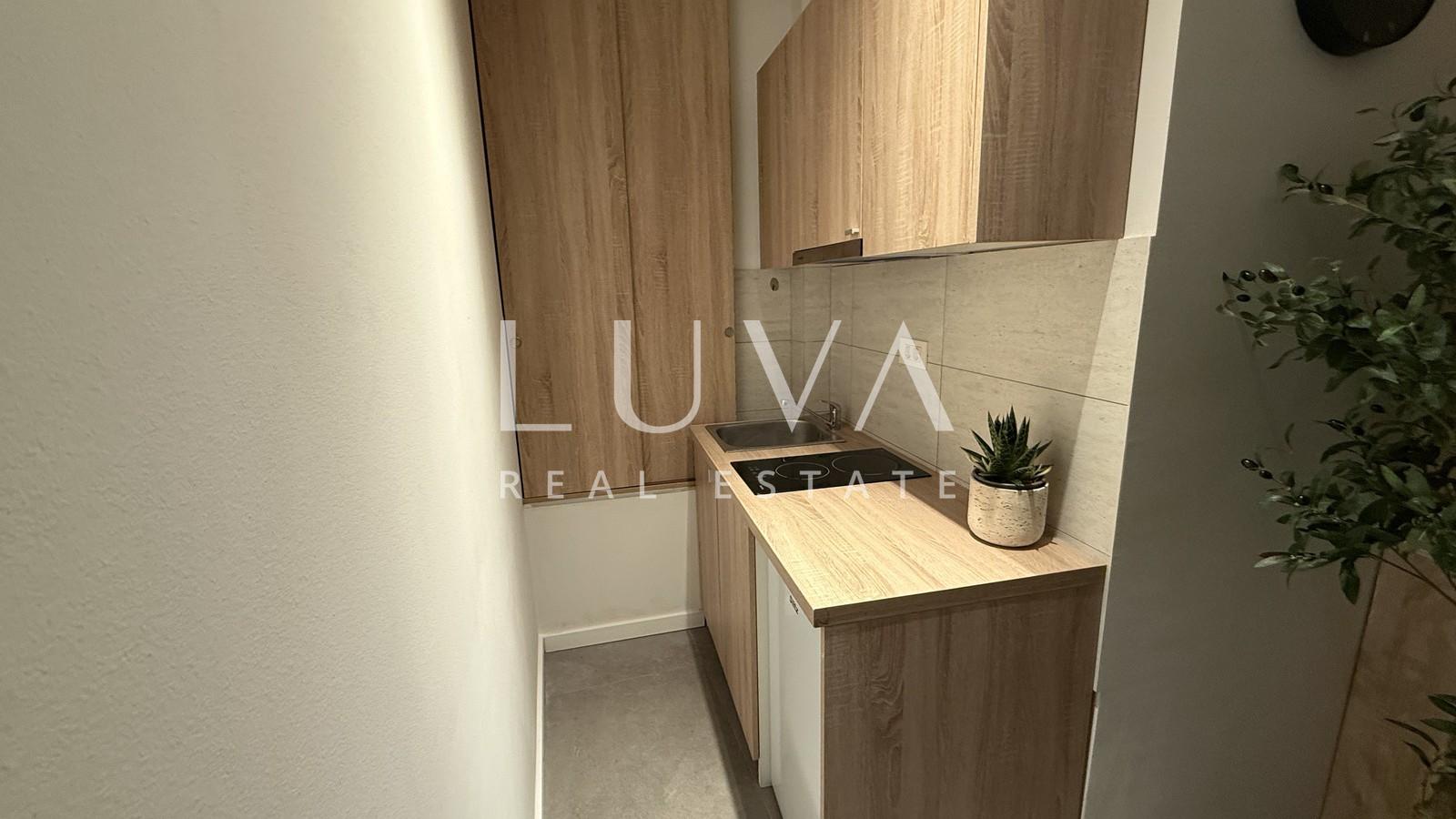 Zagreb, Zrinjevac, modern studio apartment on the ground floor, 25 m²