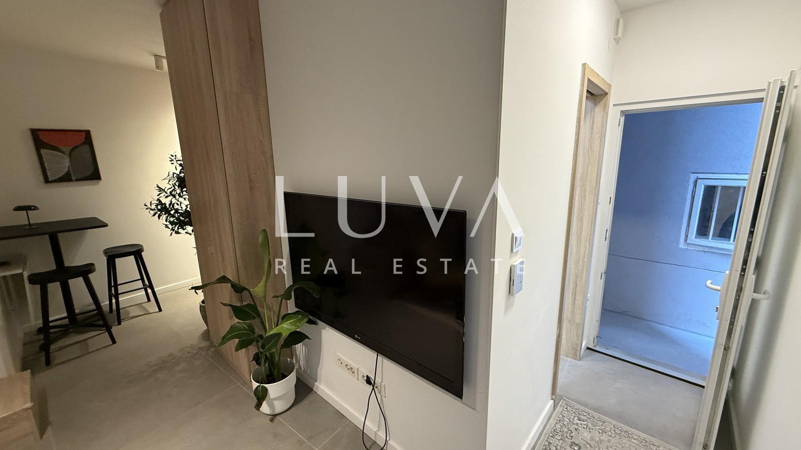 Zagreb, Zrinjevac, modern studio apartment on the ground floor, 25 m²