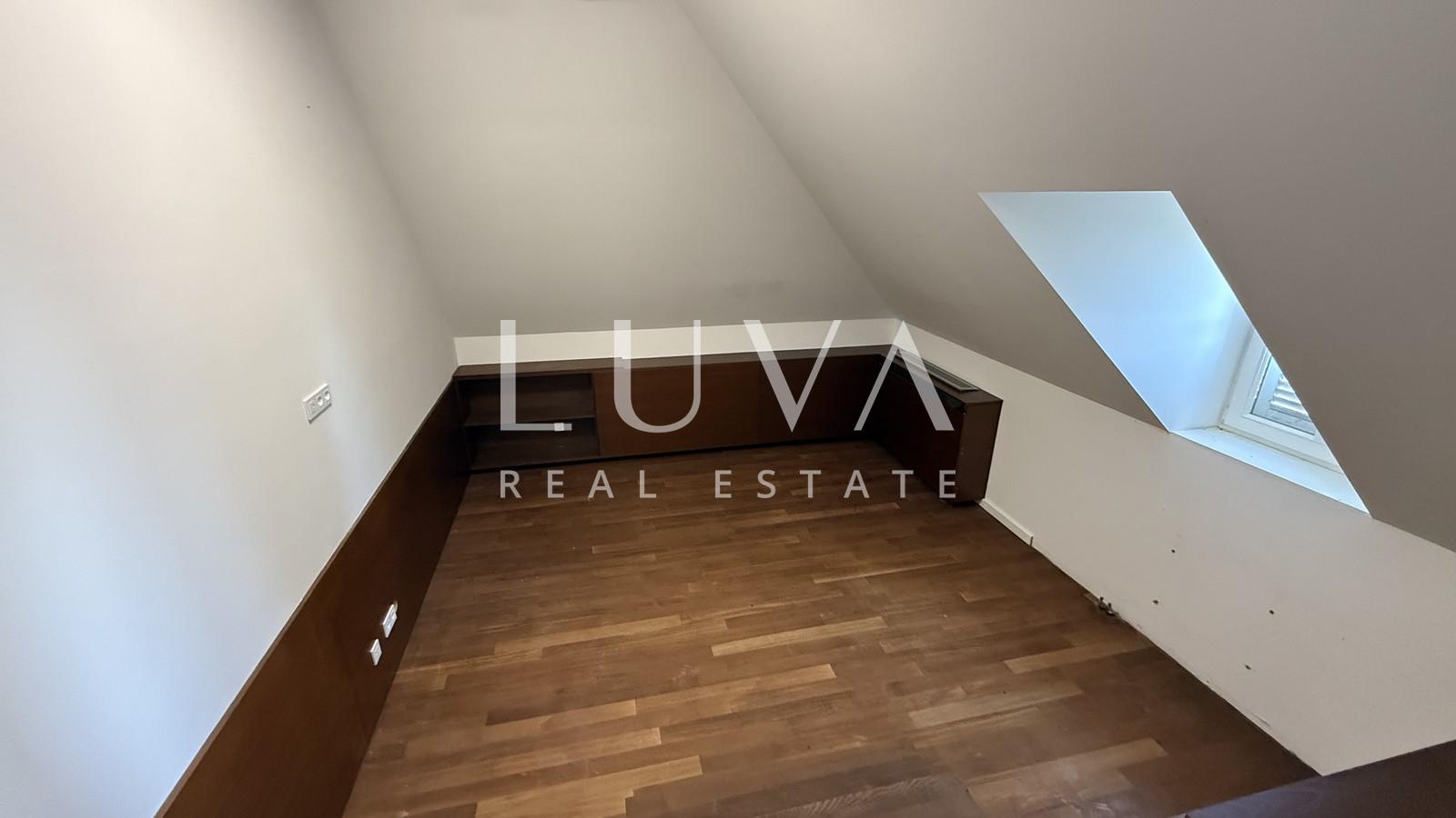 Samobor, exclusive villa with large estate, 900 m²