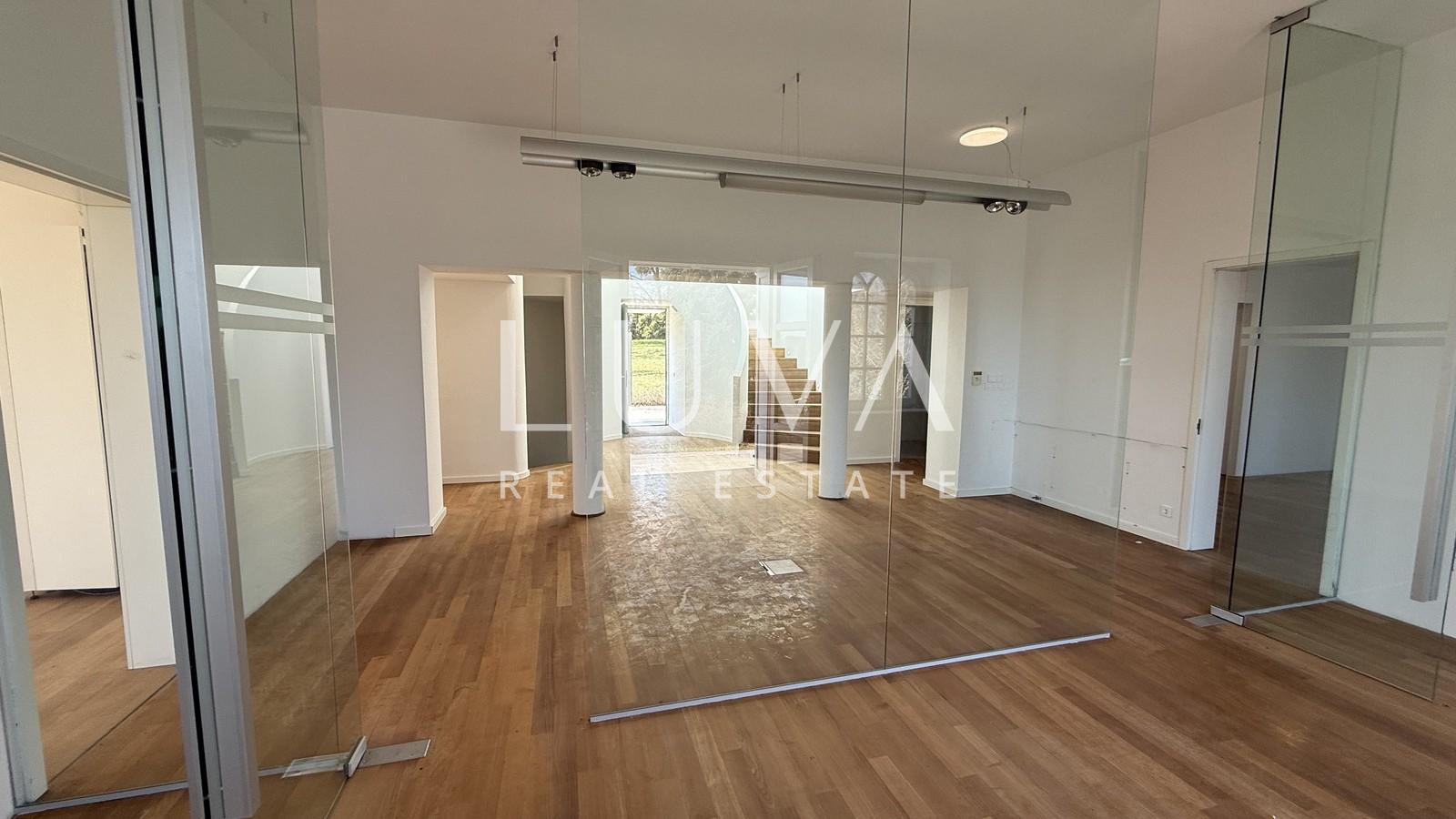 Samobor, exclusive villa with large estate, 900 m²