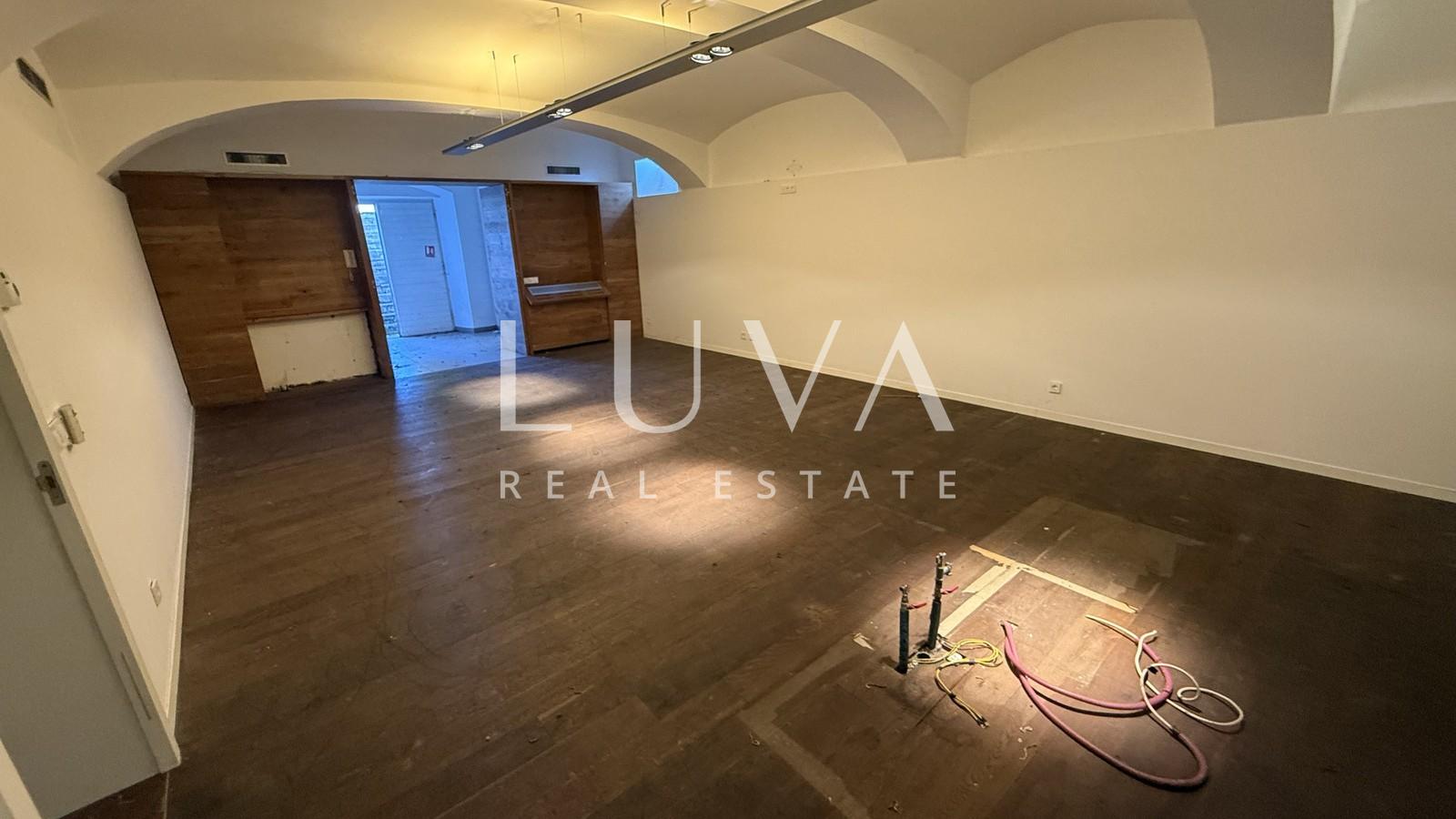 Samobor, exclusive villa with large estate, 900 m²