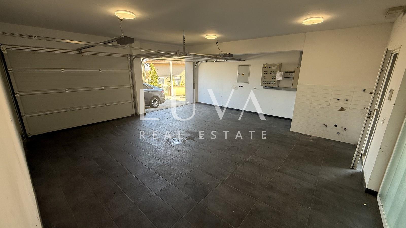 Samobor, exclusive villa with large estate, 900 m²