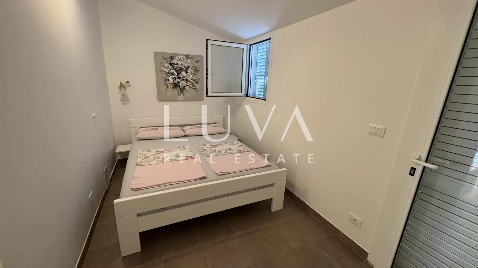 Istrien, Novigrad, zweistöckiges Haus in Meeresnähe, 93 m2