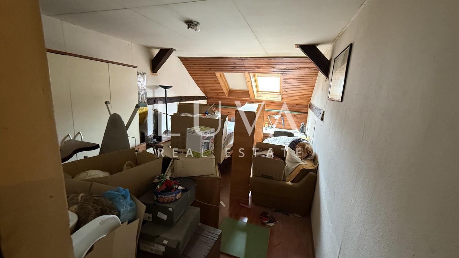 Zagreb, Britanski trg, Vierzimmerwohnung zur Renovierung, 147 m²