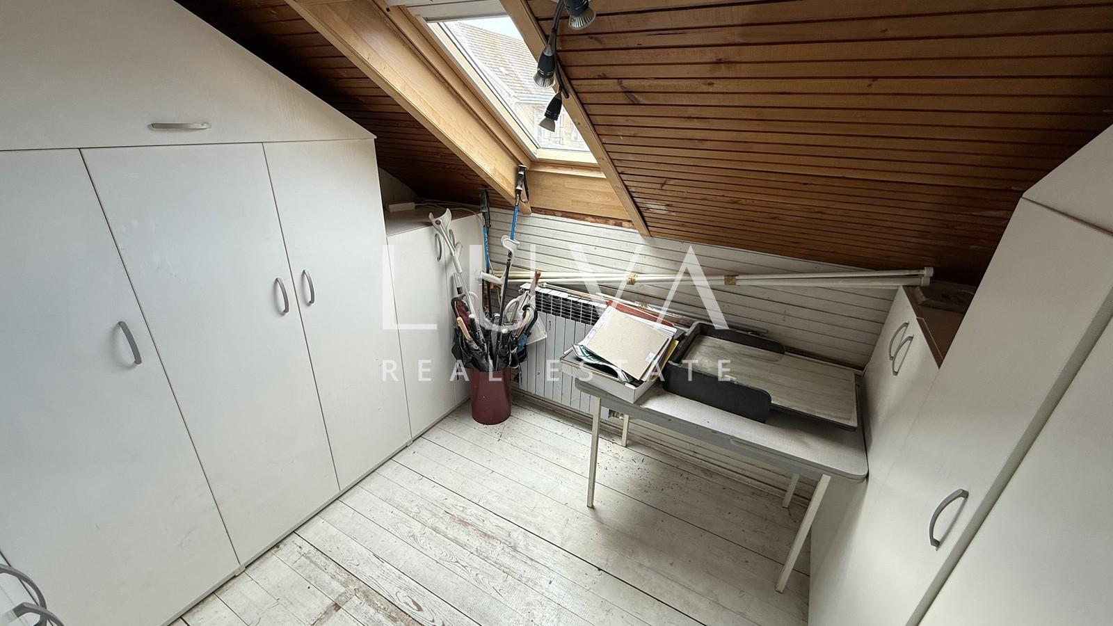 Zagreb, Britanski trg, apartment for renovation on the 3rd floor, 120 m²