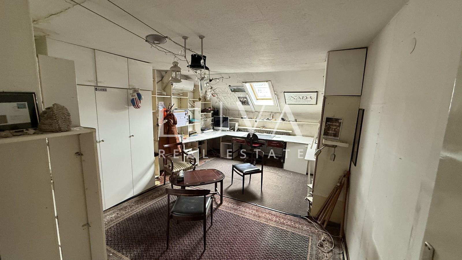Zagreb, Britanski trg, Wohnung zur Renovierung im 3. Stock, 120 m²