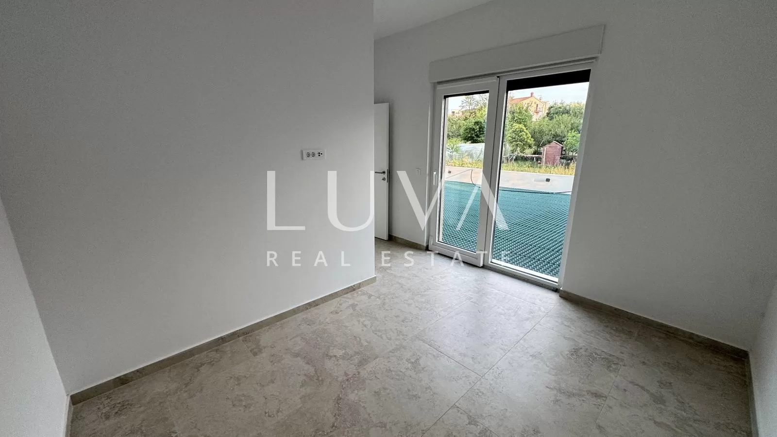 Istria, Tar, modern ground floor apartment with yard, 76.27 m2