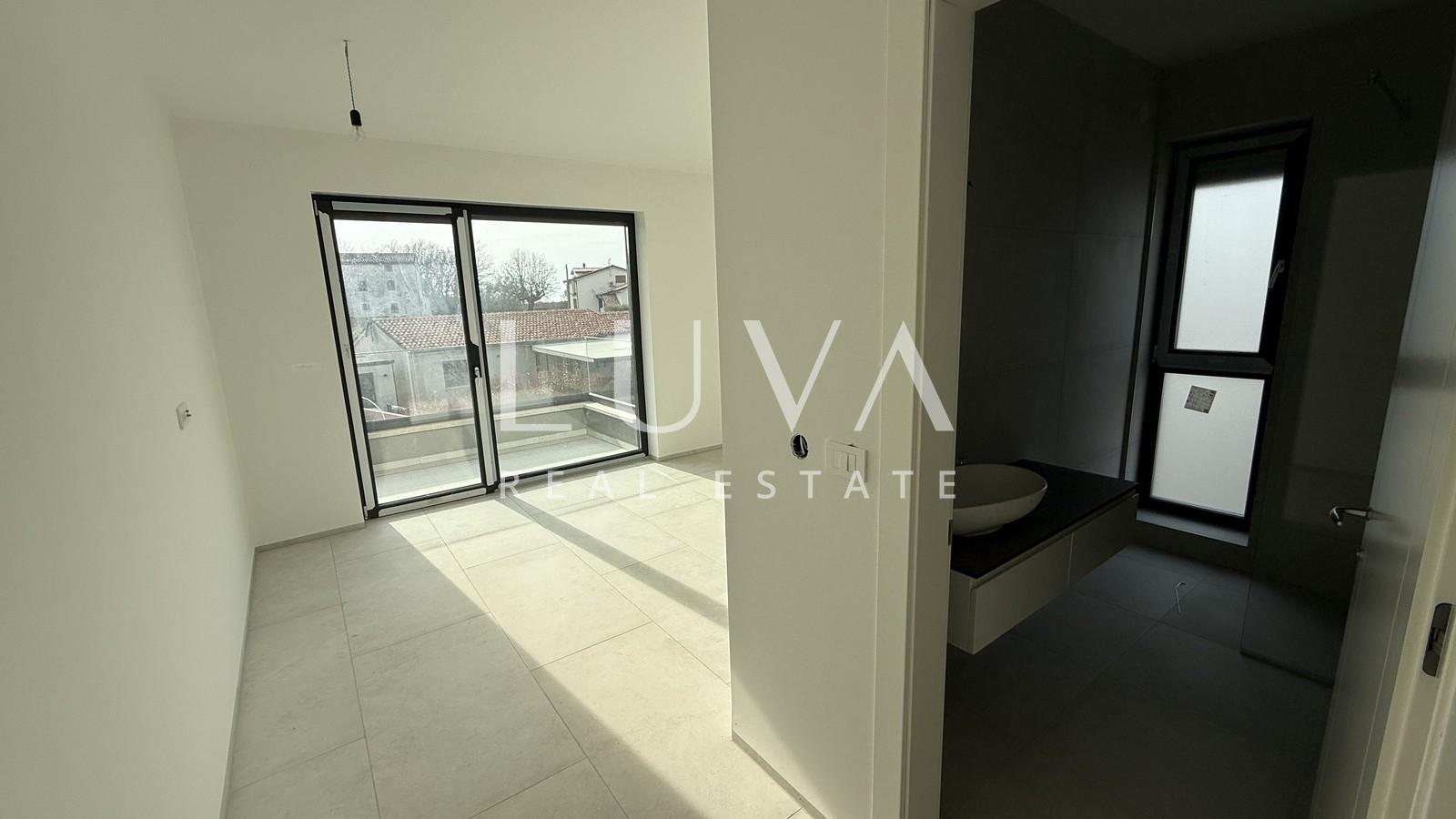 Poreč, modernes Einfamilienhaus mit Pool und Meerblick, 233 m²