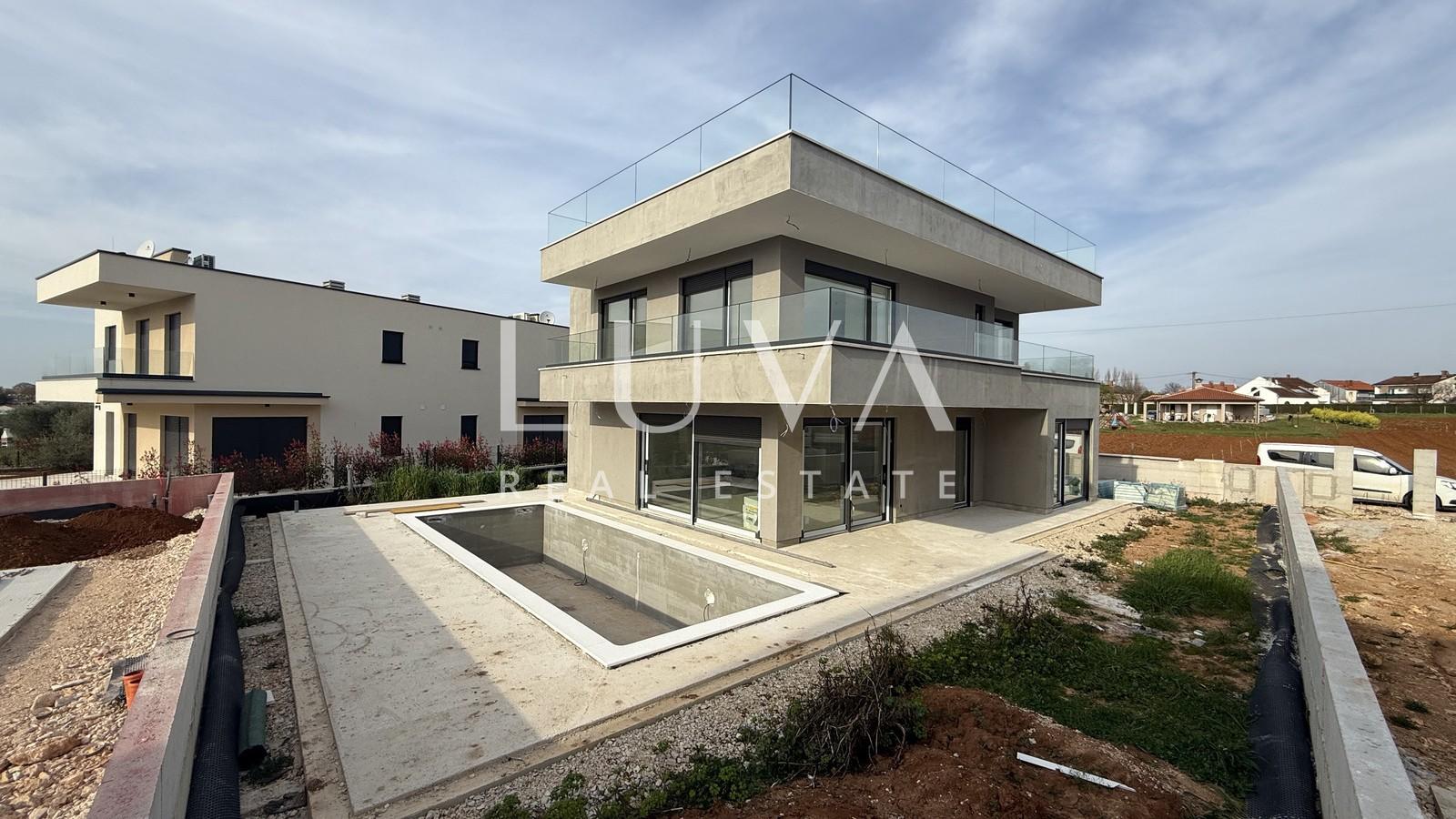 Poreč, modernes Einfamilienhaus mit Pool und Meerblick, 233 m²