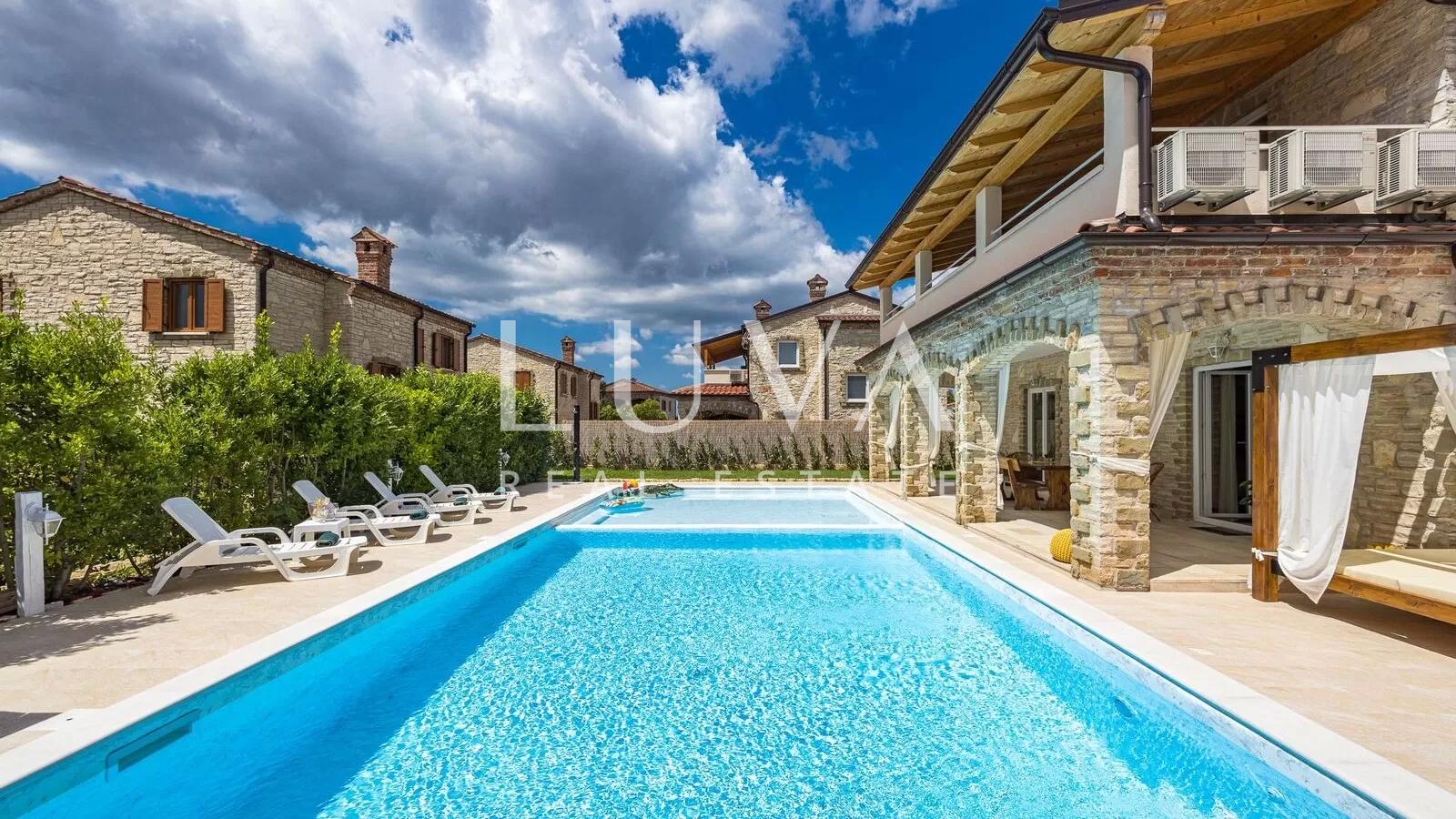 Svetvinčenat, Beautiful Rustic House with Large Pool