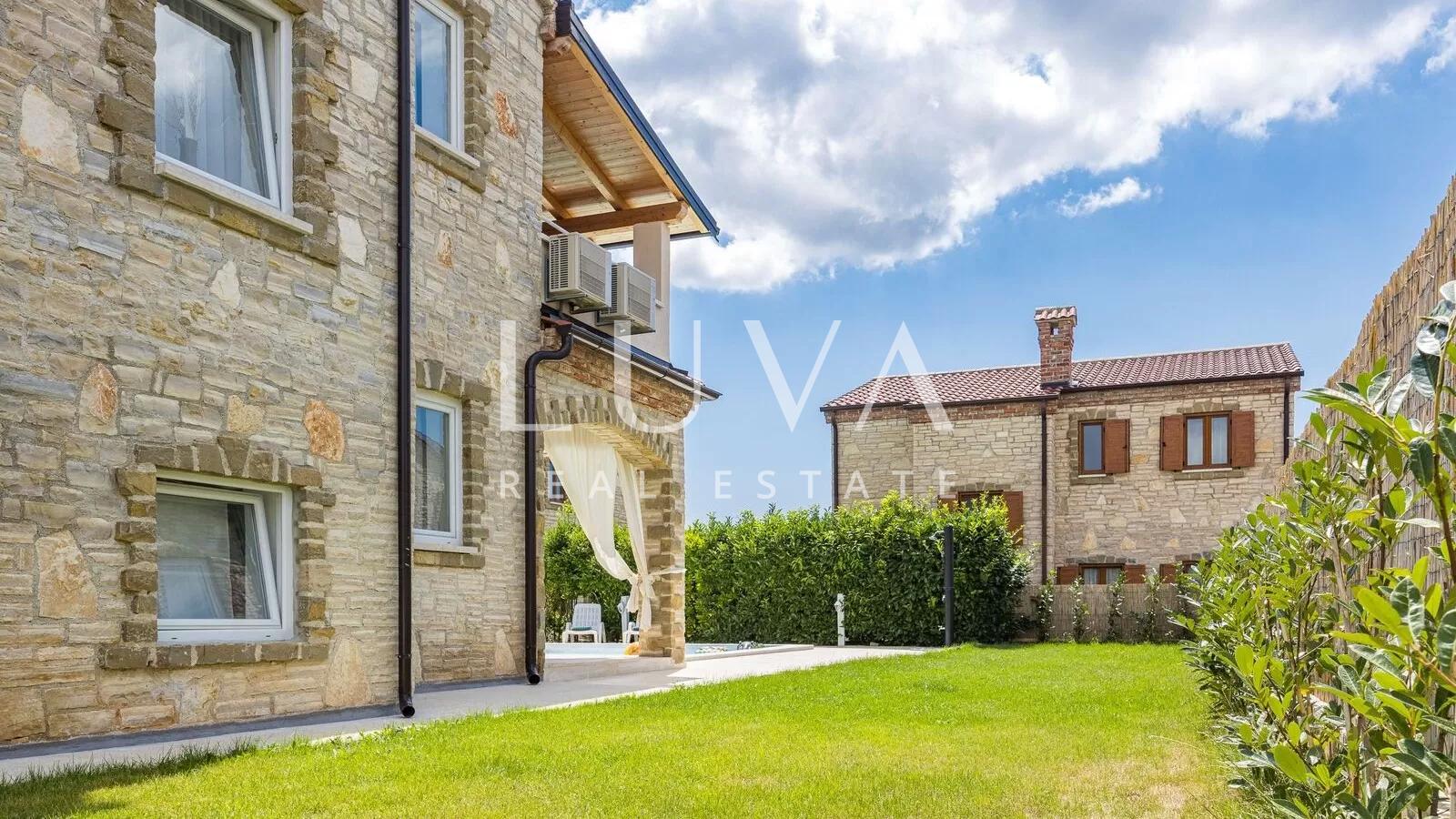 Svetvinčenat, Beautiful Rustic House with Large Pool