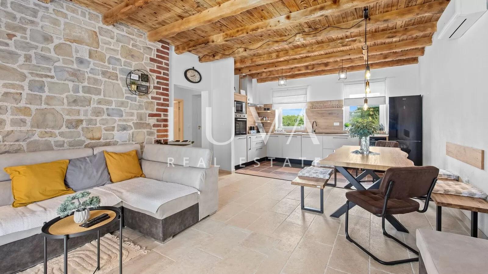 Svetvinčenat, Beautiful Rustic House with Large Pool
