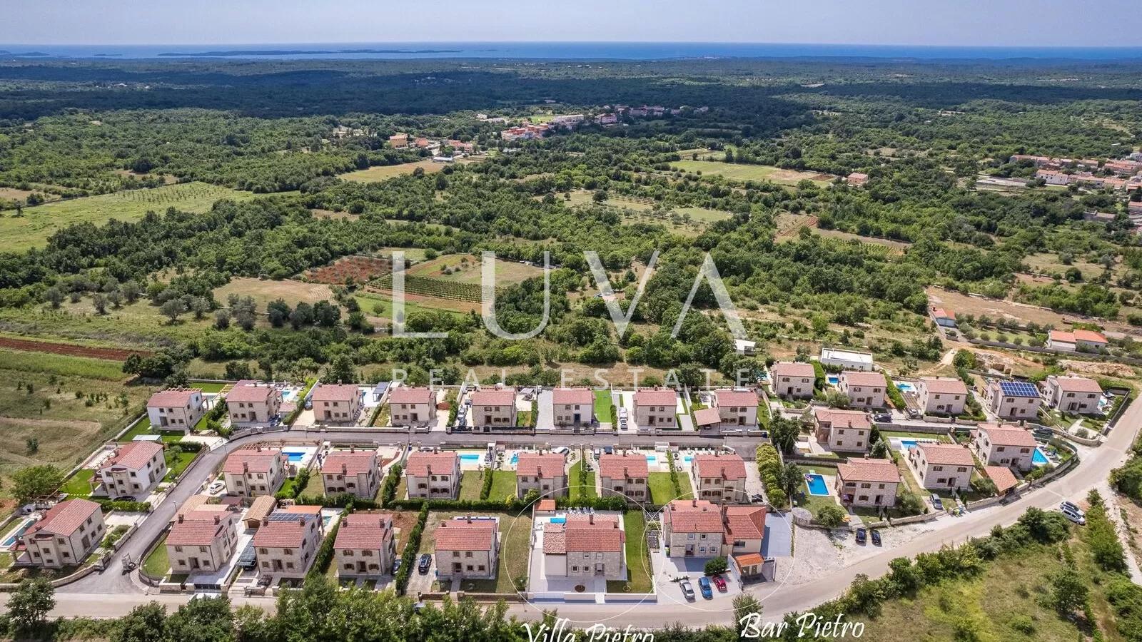Svetvinčenat, Beautiful Rustic House with Large Pool