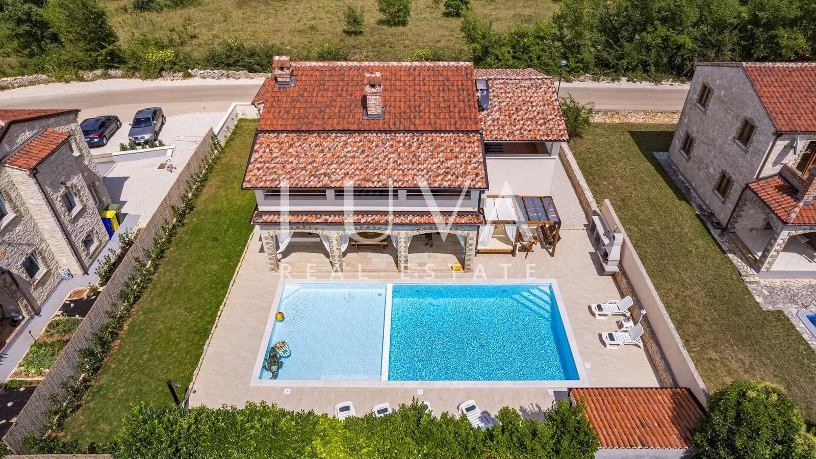 Svetvinčenat, Beautiful Rustic House with Large Pool