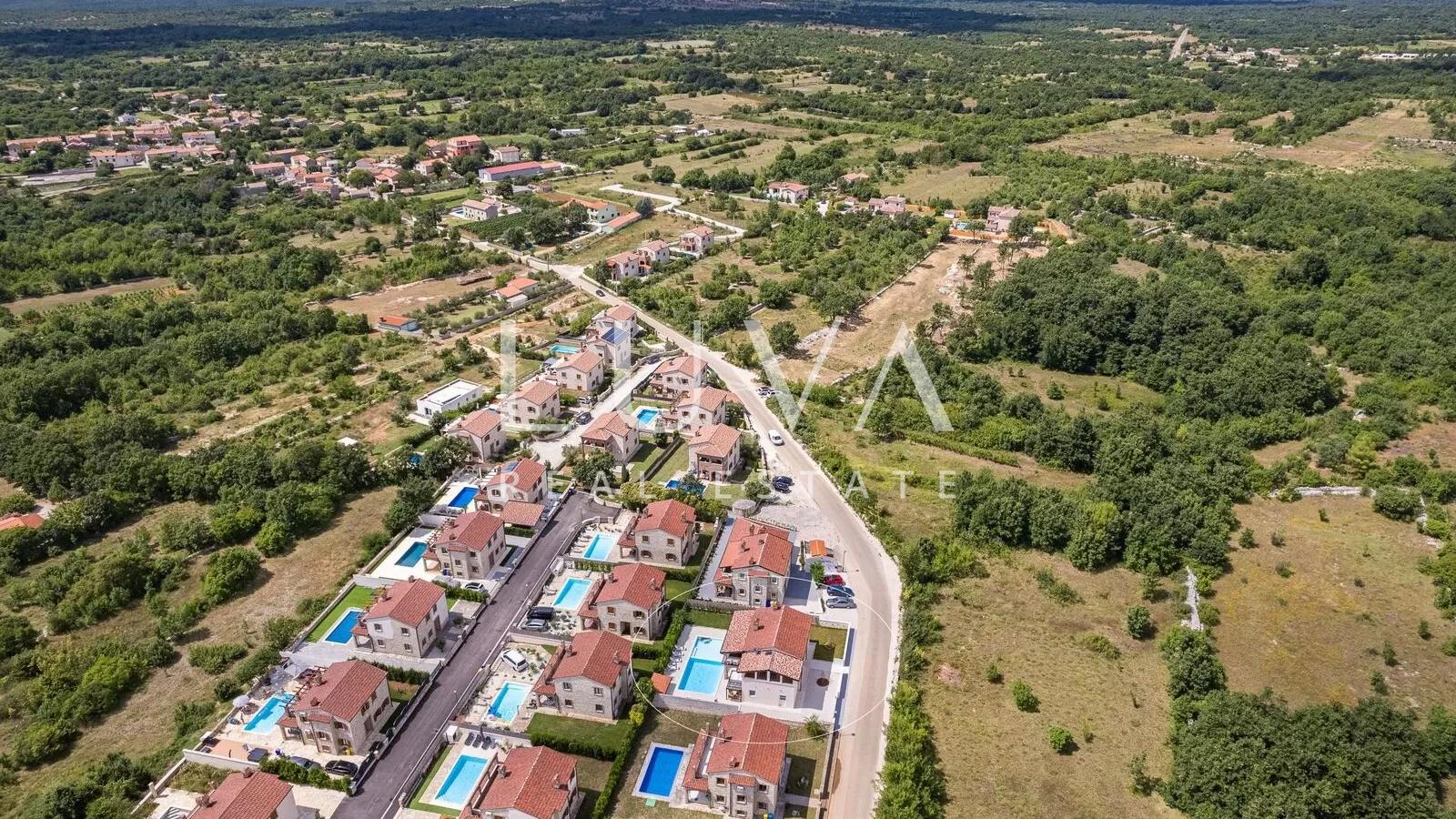 Svetvinčenat, Beautiful Rustic House with Large Pool