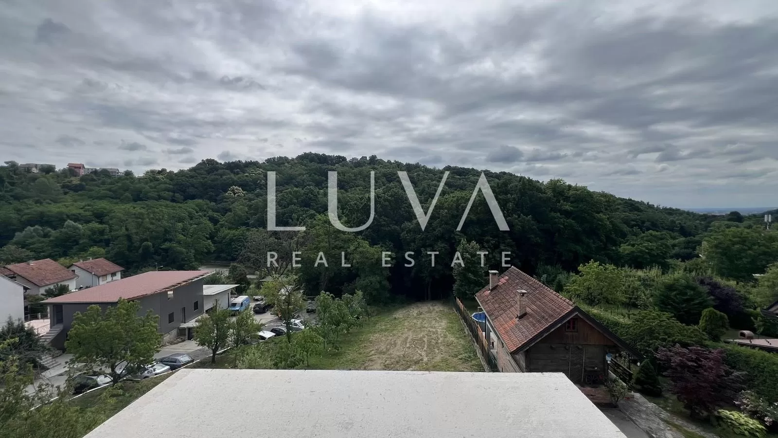 Zagreb, Fraterščica – Neubau 3-Zimmer-Wohnung + 2 Außenstellplätze + 1 Garagenstellplatz, 99m²