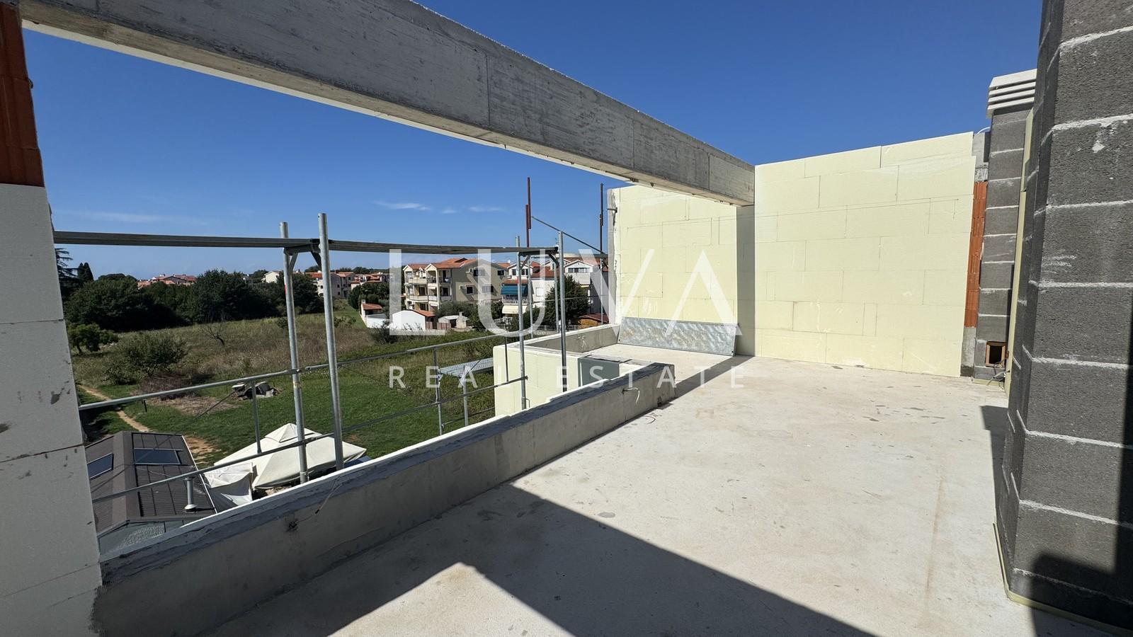 Poreč, Mali Maj, modern penthouse with sea view, 169 m²