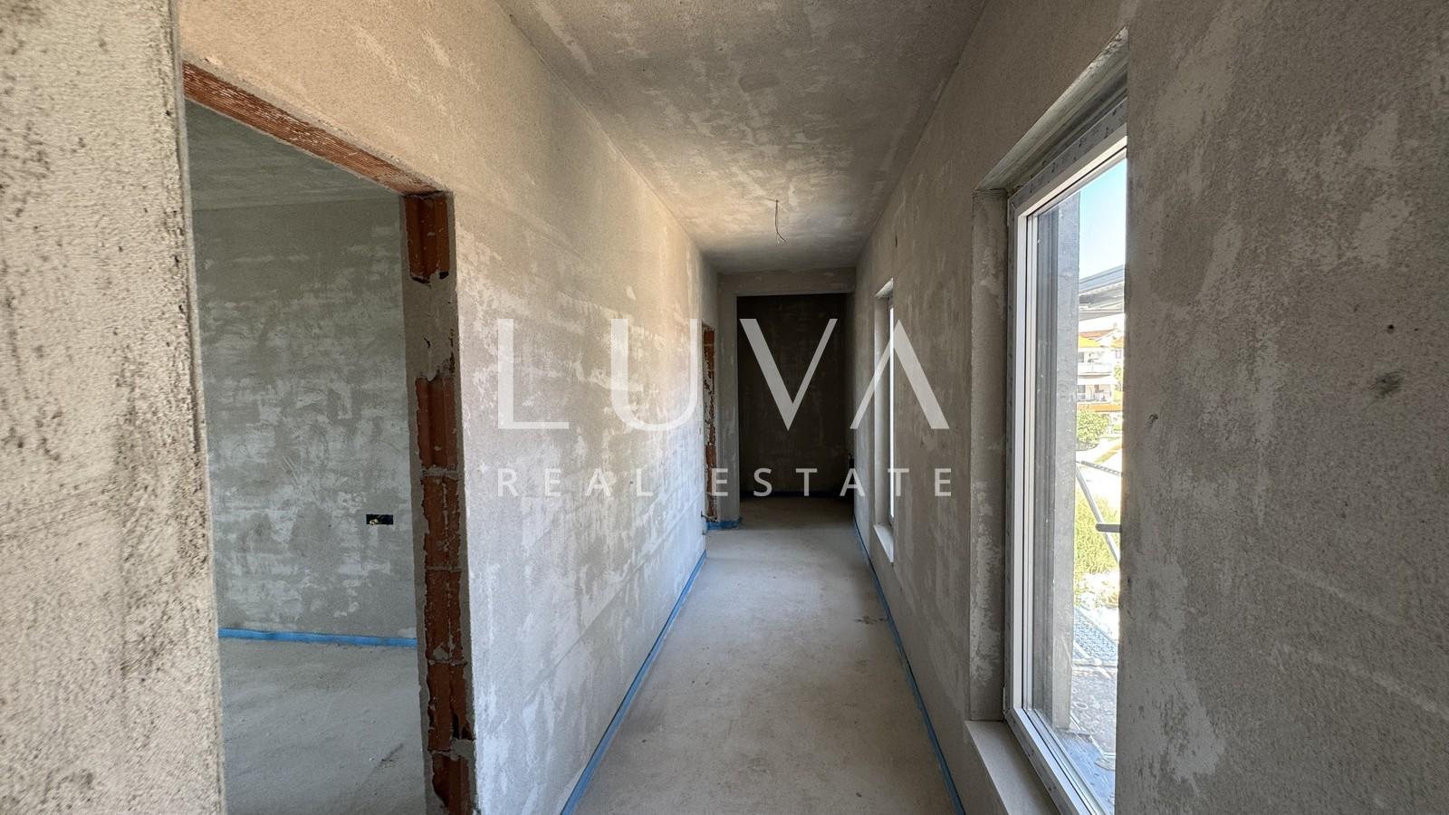 Poreč, Mali Maj, modern penthouse with sea view, 169 m²