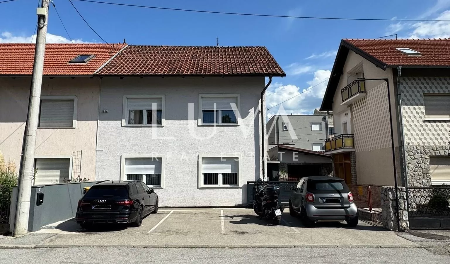 Zagreb, Sesvete, three-story house with garage, 195 m²