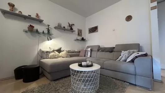 Zaprešić, Zentrum, Dreizimmerwohnung 60m2, zu verkaufen