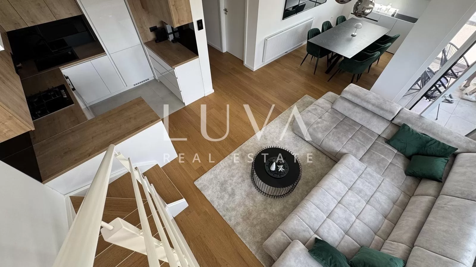 Zagreb, Blato, 3-bedroom apartment, first rental, 83 m² + 2 garage parking spaces + 2 storage rooms