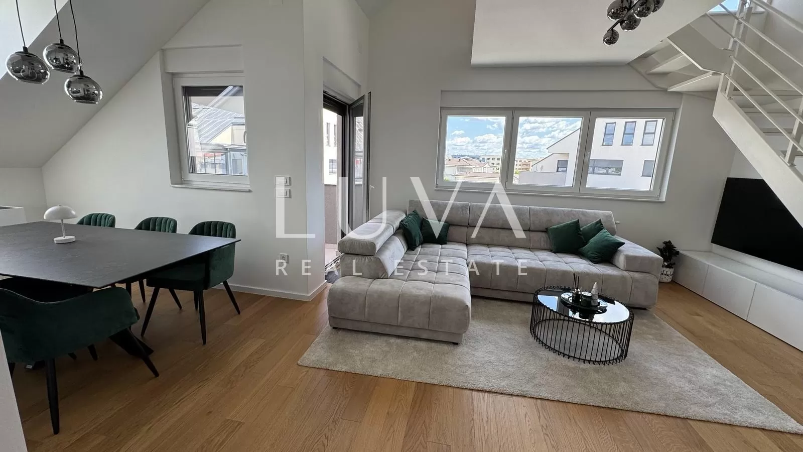 Zagreb, Blato, 3-bedroom apartment, first rental, 83 m² + 2 garage parking spaces + 2 storage rooms