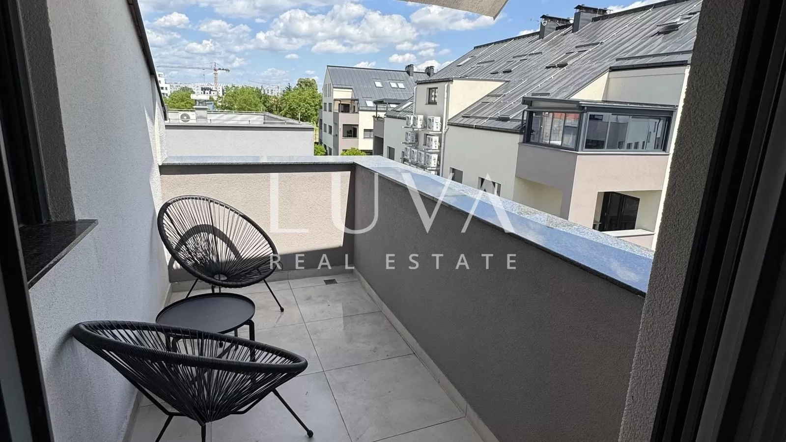 Zagreb, Blato, 3-bedroom apartment, first rental, 83 m² + 2 garage parking spaces + 2 storage rooms