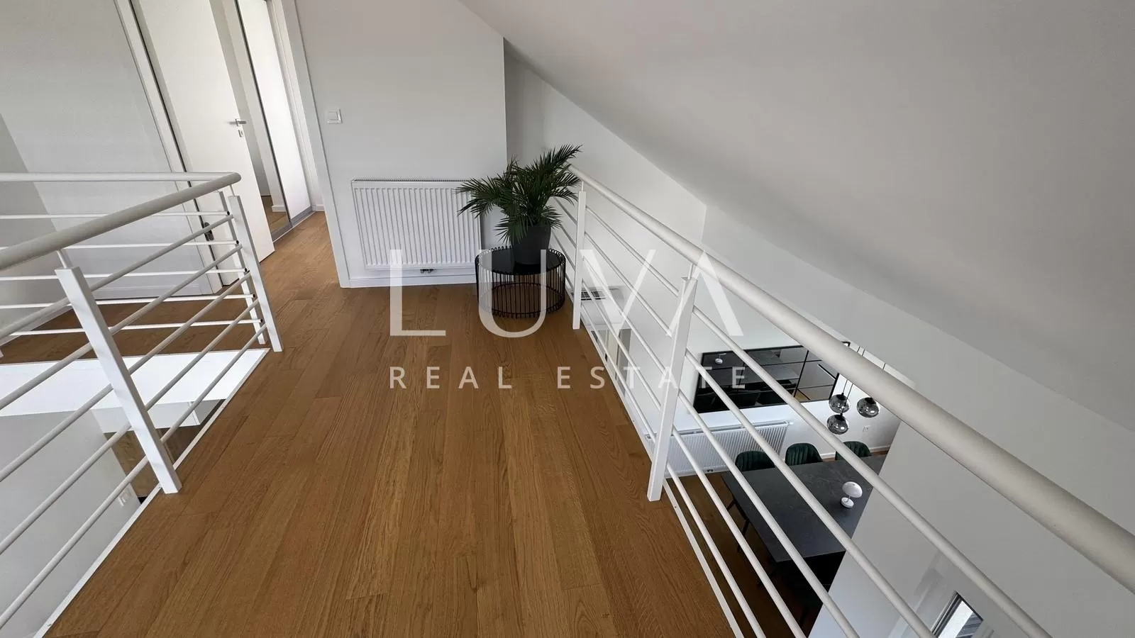 Zagreb, Blato, 3-bedroom apartment, first rental, 83 m² + 2 garage parking spaces + 2 storage rooms