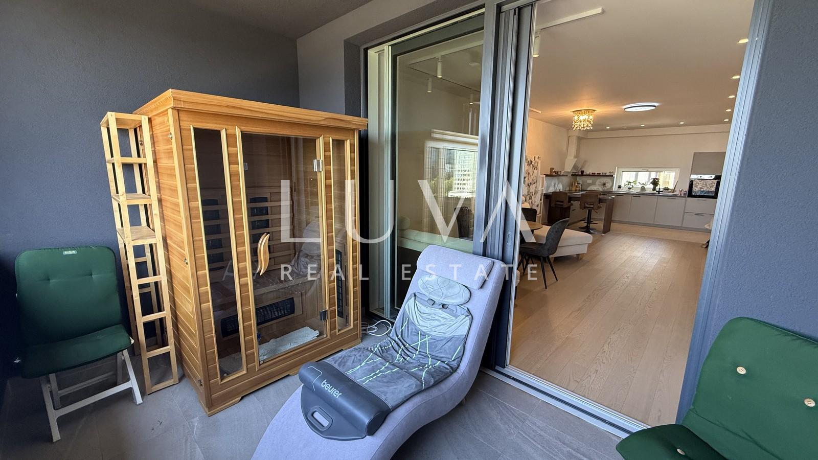 Zagreb, Blato, three-bedroom apartment with terrace and jacuzzi, 64 m²