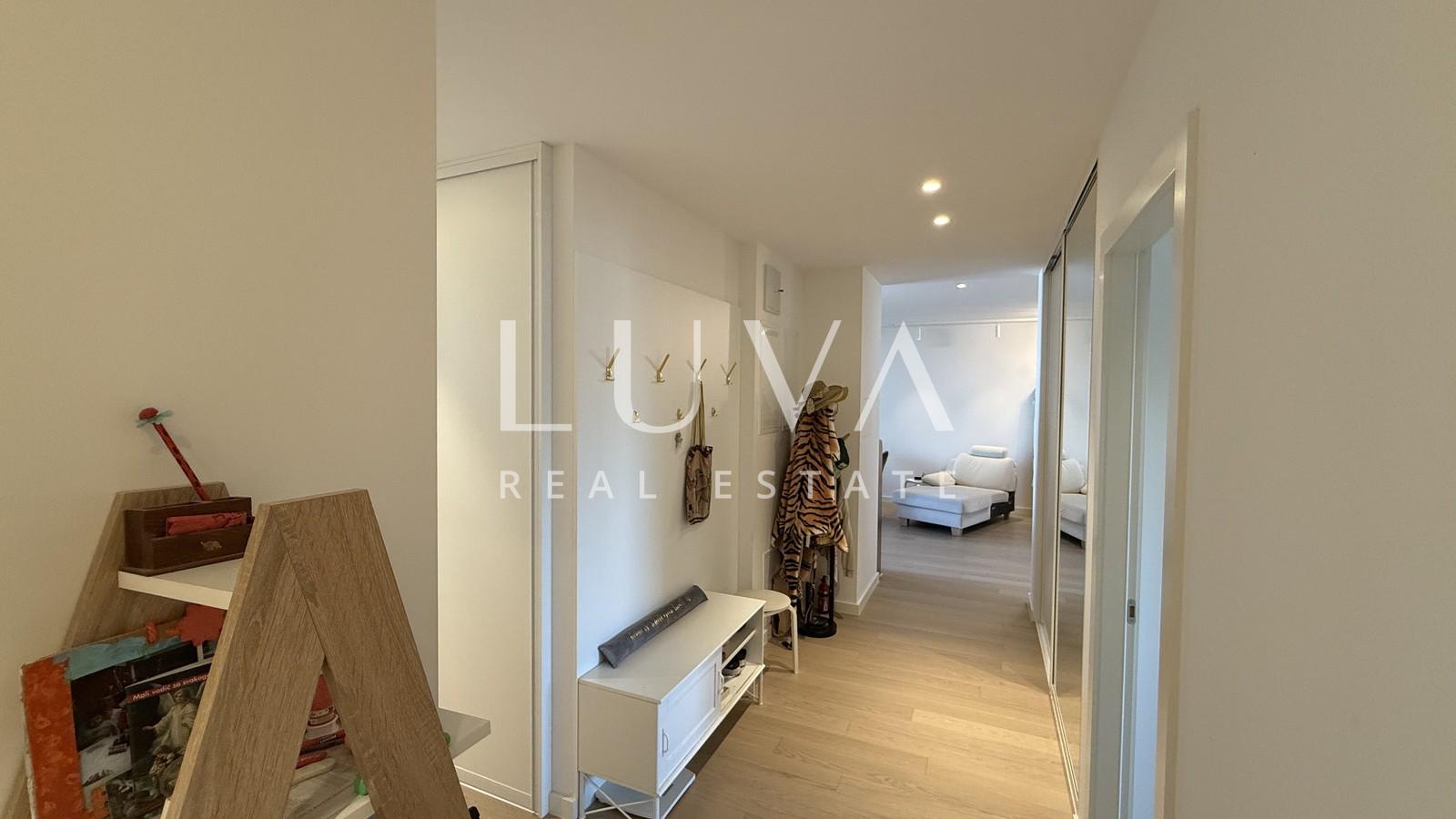 Zagreb, Blato, three-bedroom apartment with terrace and jacuzzi, 64 m²