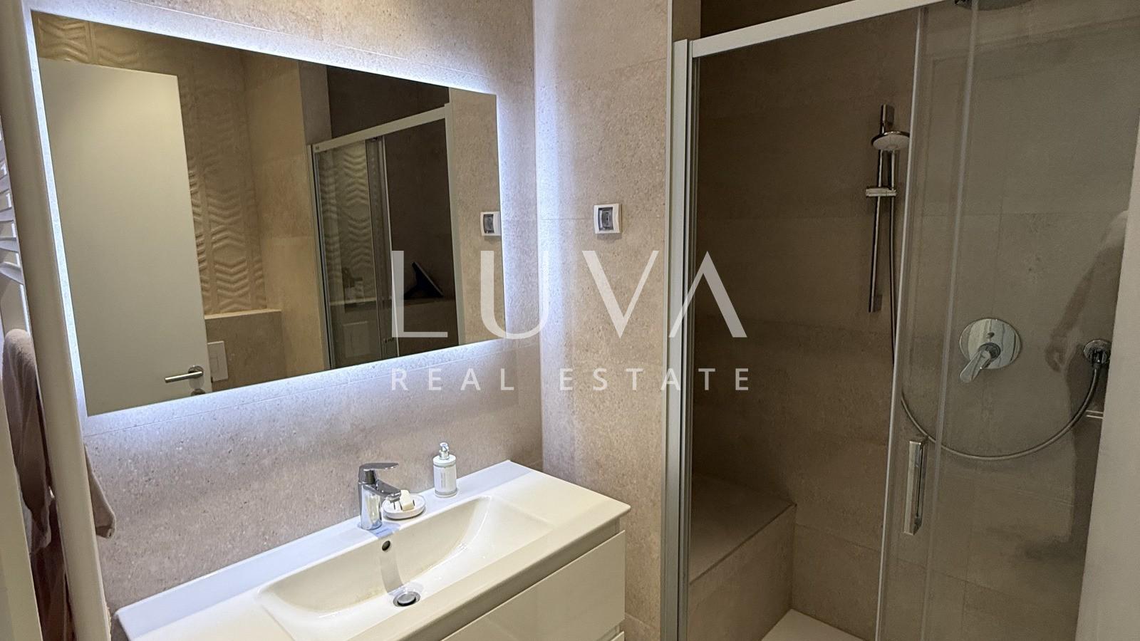 Zagreb, Blato, three-bedroom apartment with terrace and jacuzzi, 64 m²