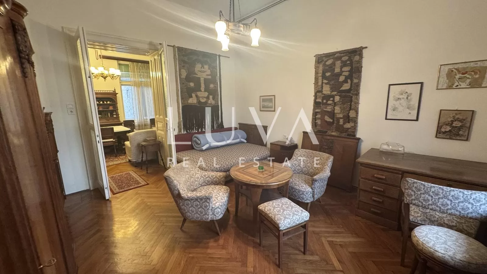 Zagreb, centar, Marulićev trg, trosoban stan, 88m2 na prodaju
