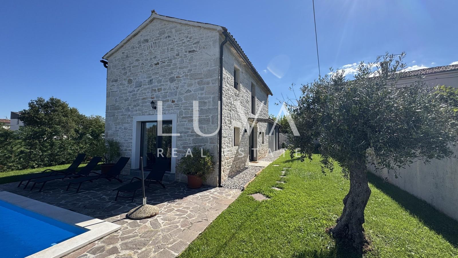 Istria, Poreč, modern stone house with pool, 133 m2