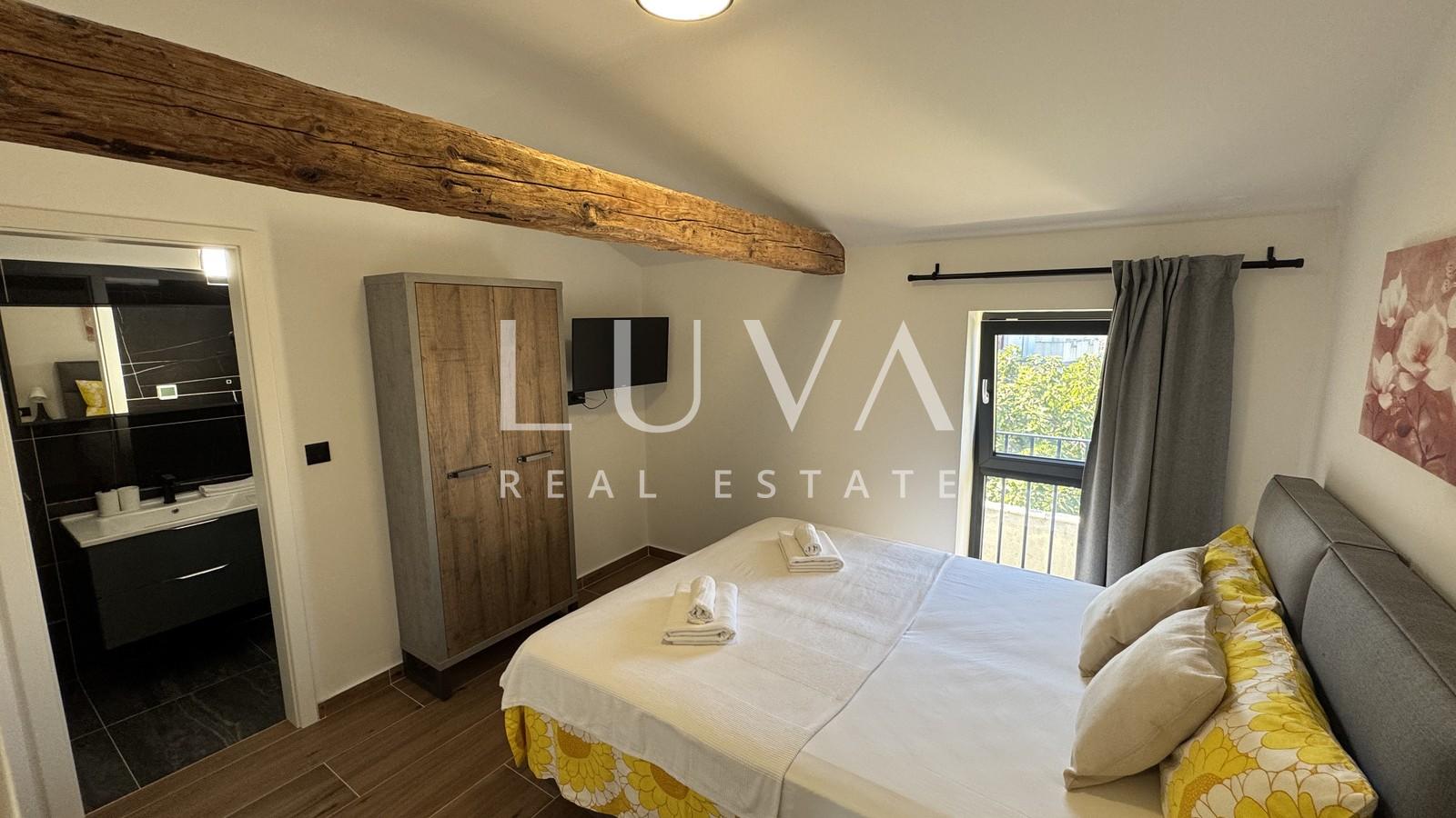 Istria, Poreč, modern stone house with pool, 133 m2