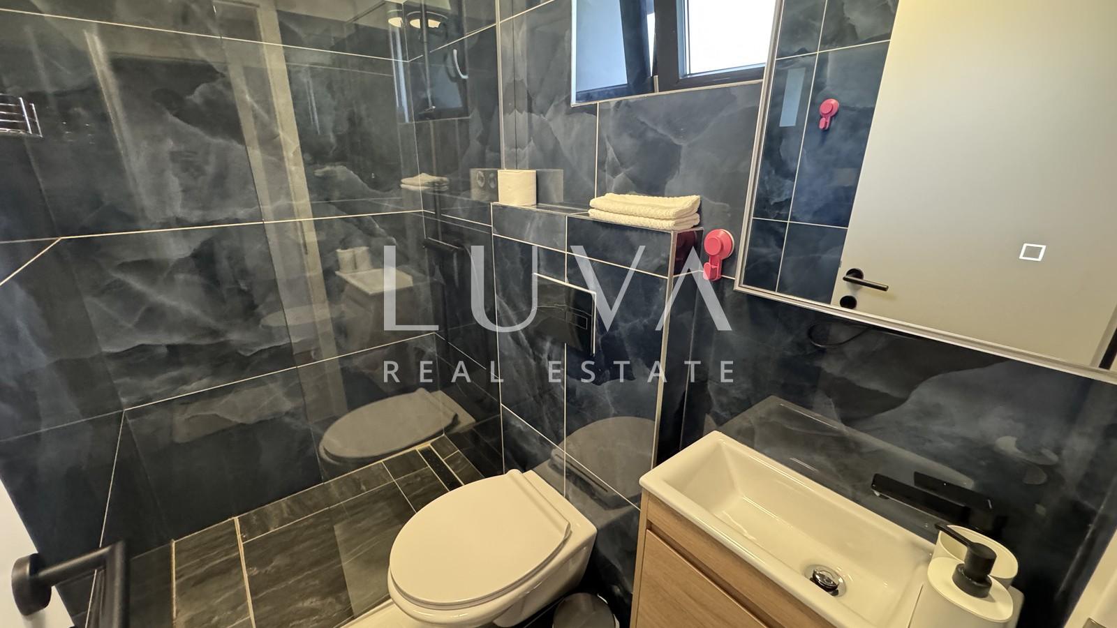 Istria, Poreč, modern stone house with pool, 133 m2