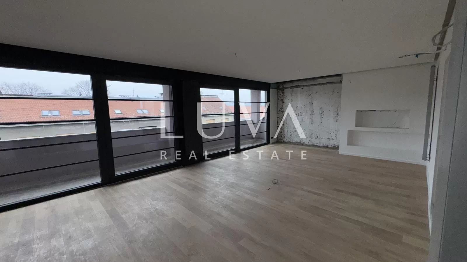 Zagreb, centar, novorenovirani penthouse  95m2 na prodaju