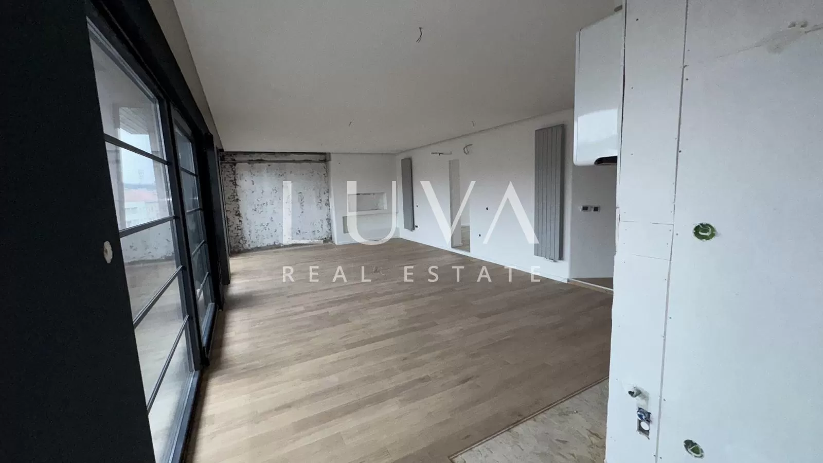 Zagreb, centar, novorenovirani penthouse  95m2 na prodaju