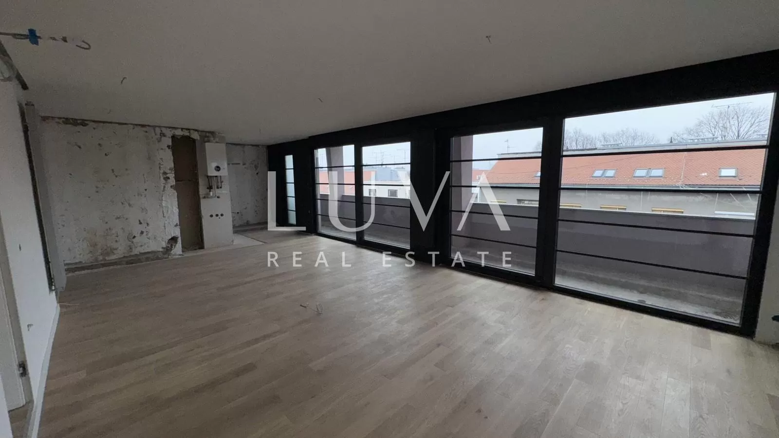 Zagreb, centar, novorenovirani penthouse  95m2 na prodaju