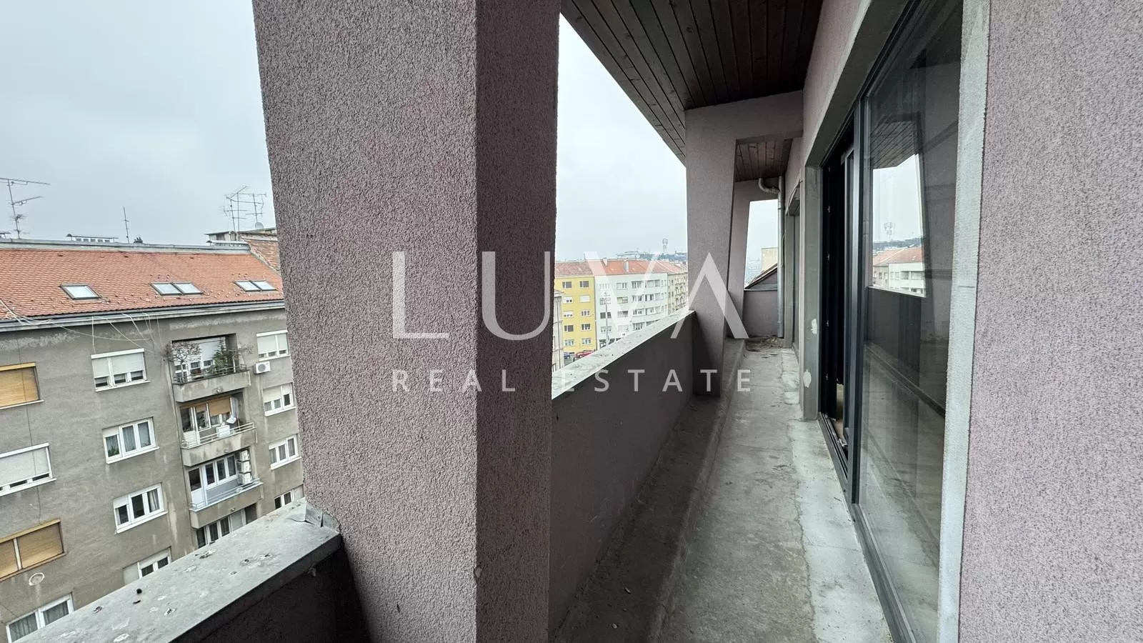 Zagreb, centar, novorenovirani penthouse  95m2 na prodaju