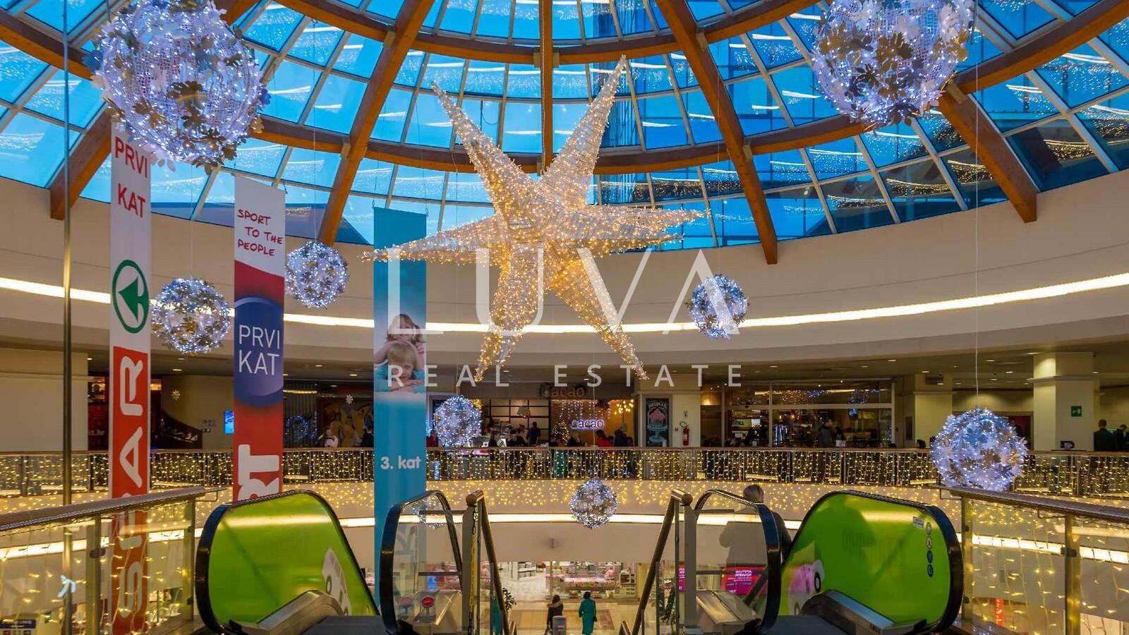 Rijeka, Commercial Space in Tower Center, 72.80 m²