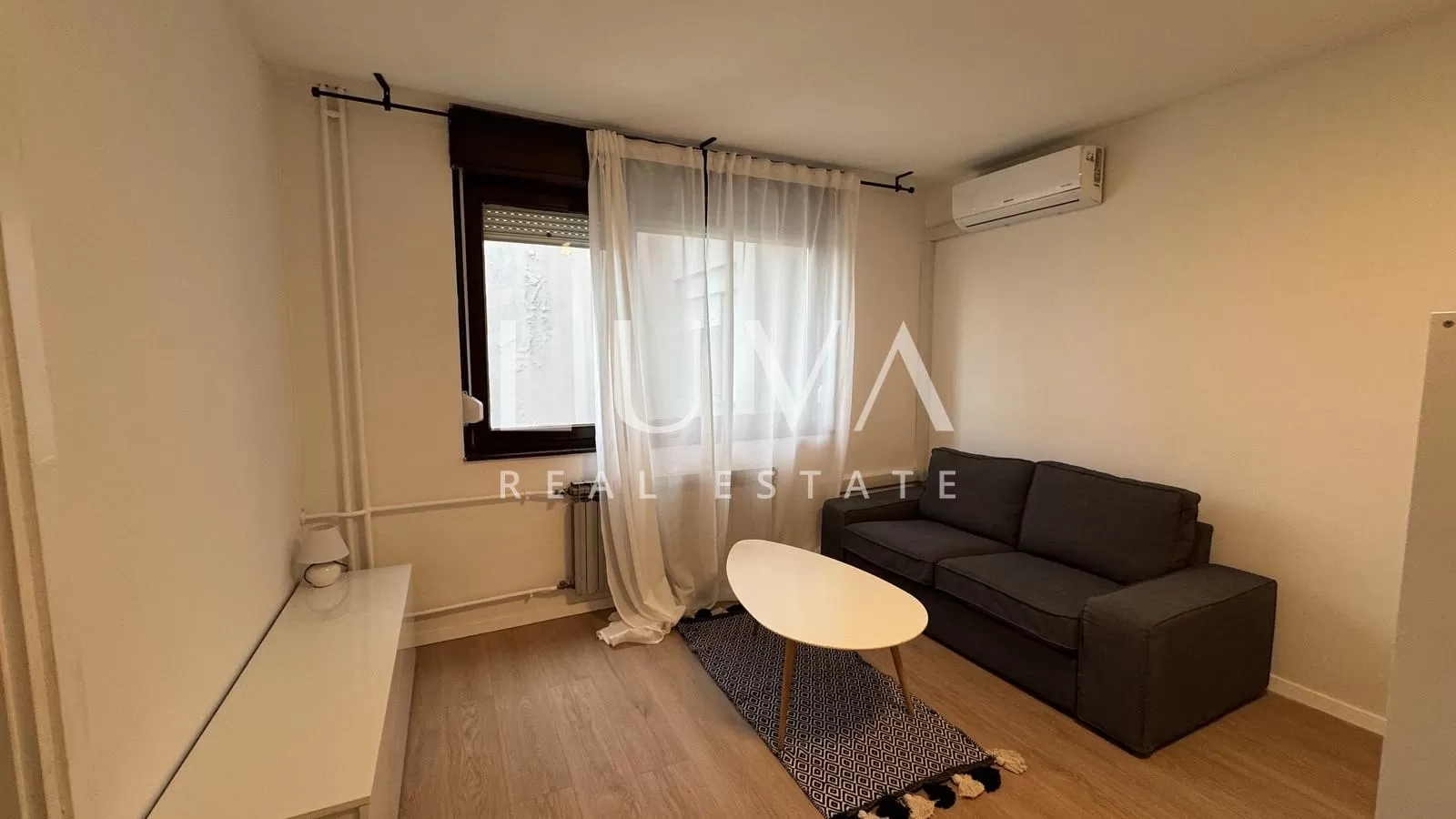 Zagreb, Malešnica, novorenoviran stan s lođom, 43m2